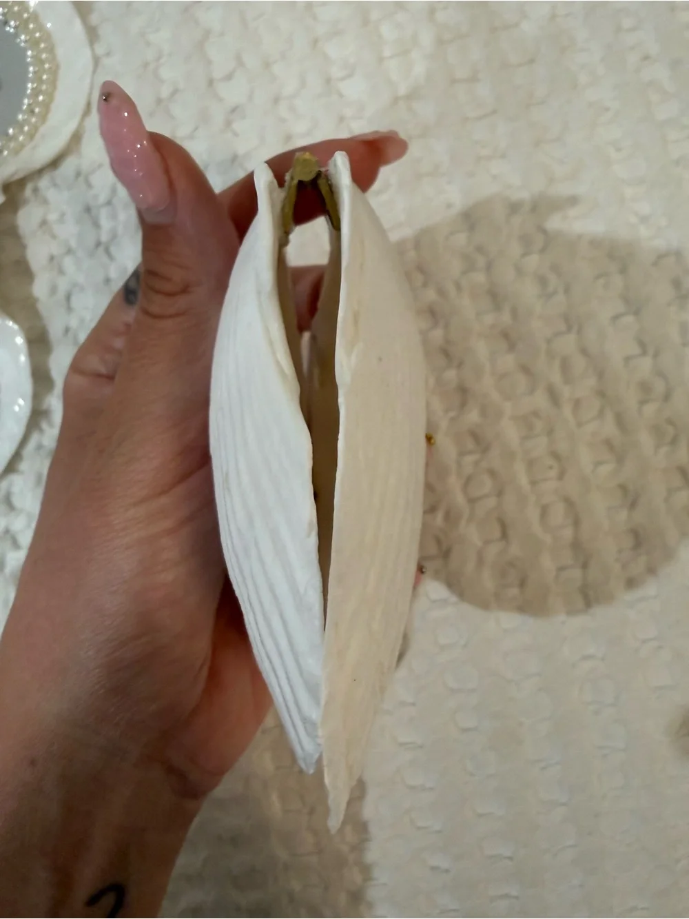 Seashell Pearl Bead Decorative Compact Mirror - White